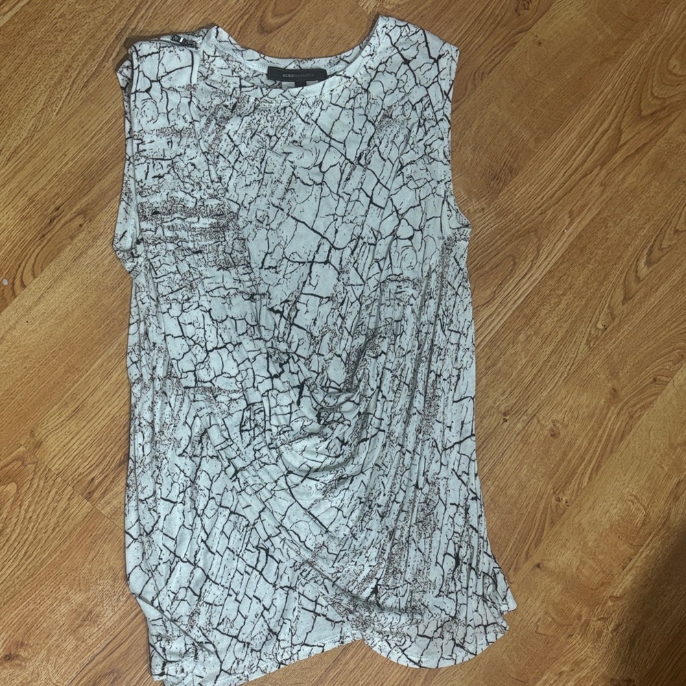 BCBG Sleeveless Cracked Pattern Top